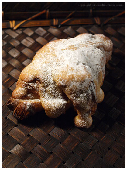 クロワッサン・オ・ザマンド:Croissant aux Amandes