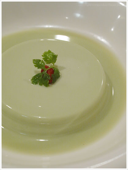 江南飯店:香菜とココナッツのプリン