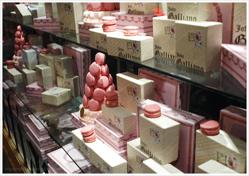 LADURÉE:21 rue Bonaparte 75006 PARIS