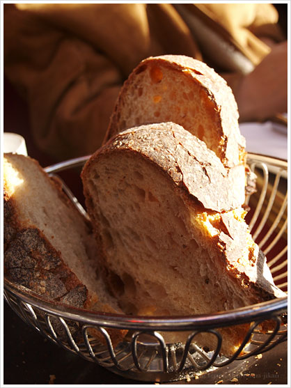 ル・コントワール・デュ・ルレ(Le Comptoir du Relais)/Poujauran Pain de Campagne