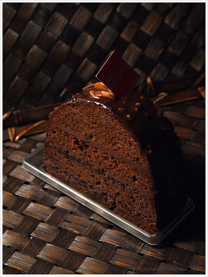 peBX[EA\CG^VReBGFChocolatier